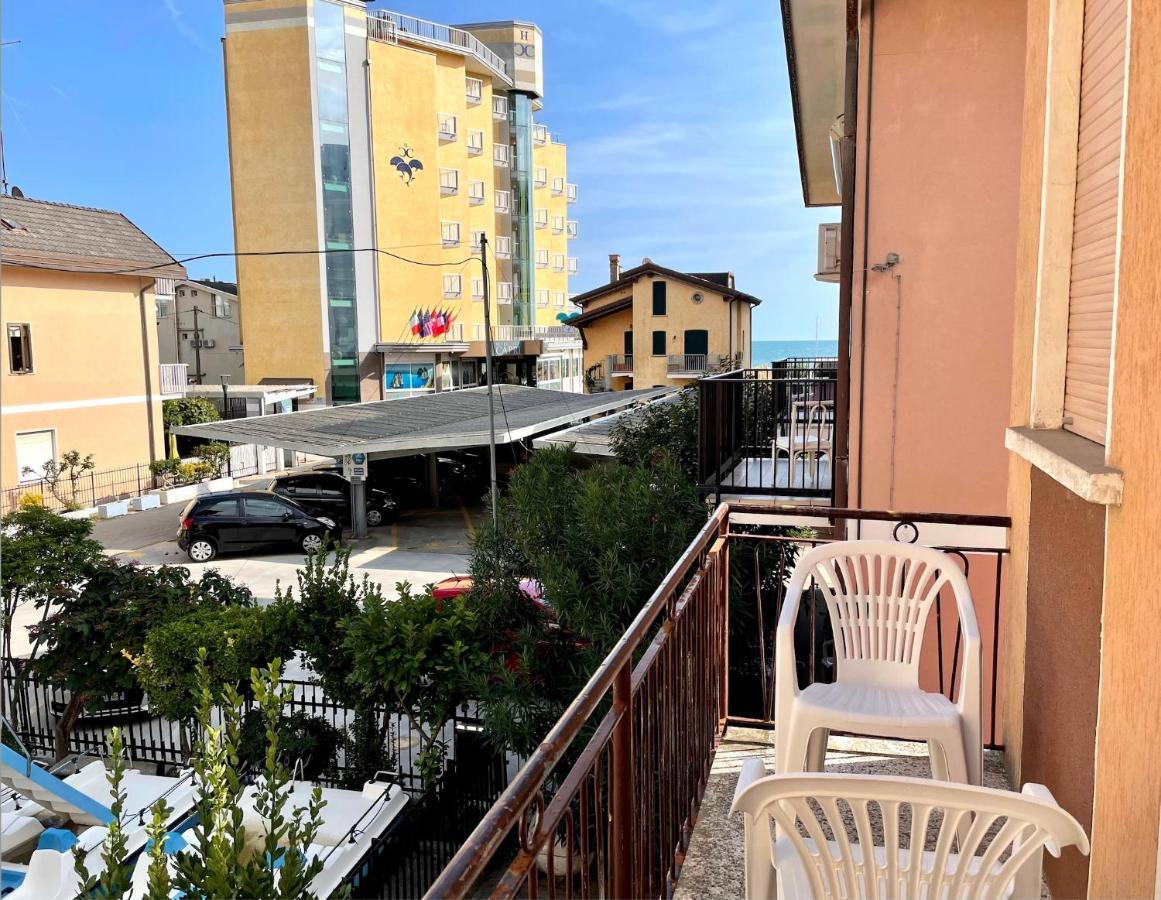 Appartamento Palma Carraro Immobiliare Jesolo - Family Apartments Eksteriør bilde